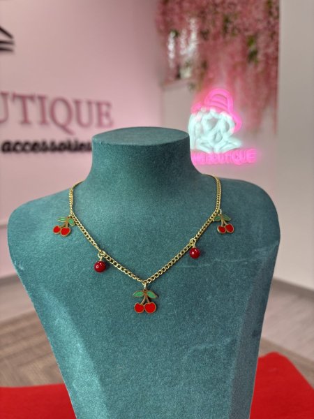 كرز حمراء 🍒