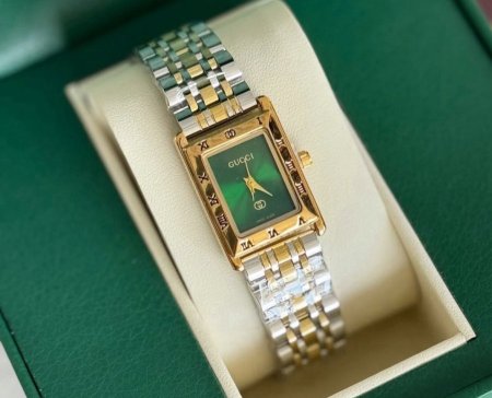 ساعة GUCCI نسائية ارضية اخضر
