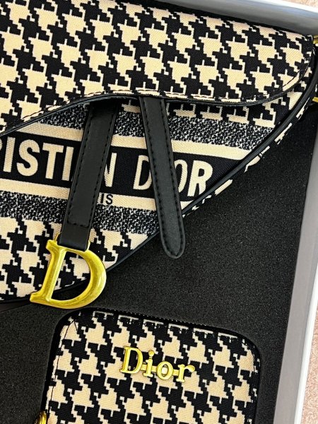 بكج Dior بيج وأسود 🤎