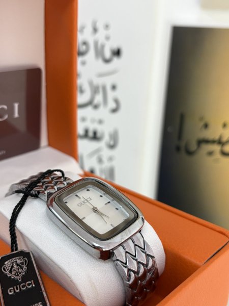 ساعة يد نسائية من غوتشي ⌚️