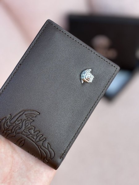 محفظة فيرساتشي