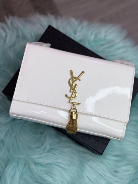 حقيبة يد من YSLباللون الأبيض 🤍👜