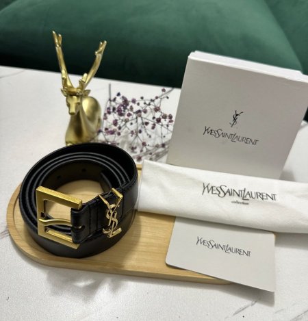 حزام من سان لوران