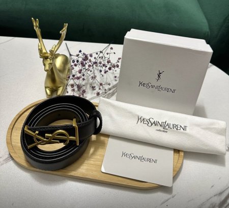 حزام من سان لوران