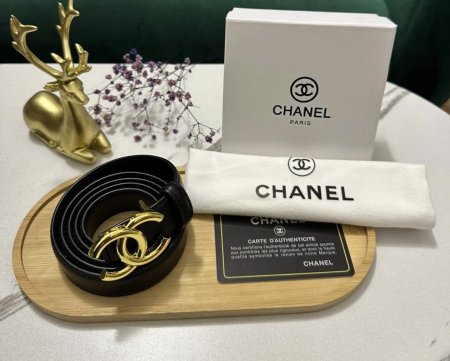 حزام من شانيل