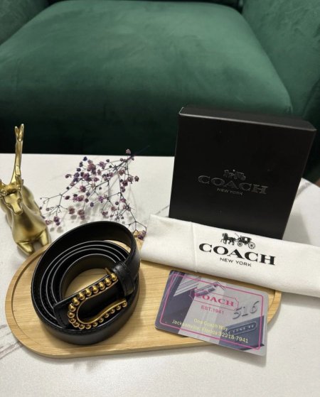حزام من ماركة Coach