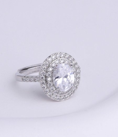 خاتم سولتير اكسترا زركون بيضاوي فضي